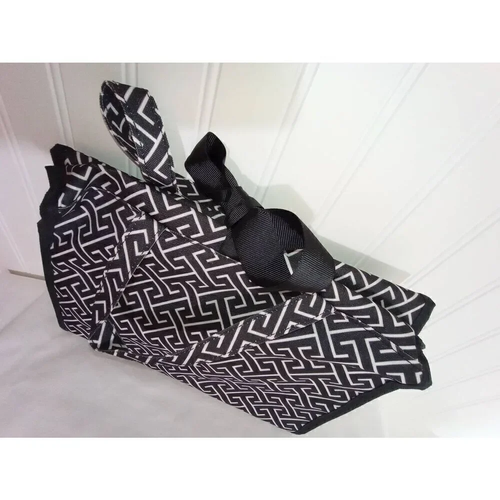Main Street connection, Trifold cosmetic travel bag with hanging hook